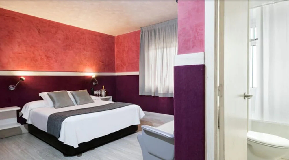 Hotel H