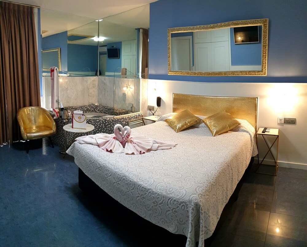 Hotel H