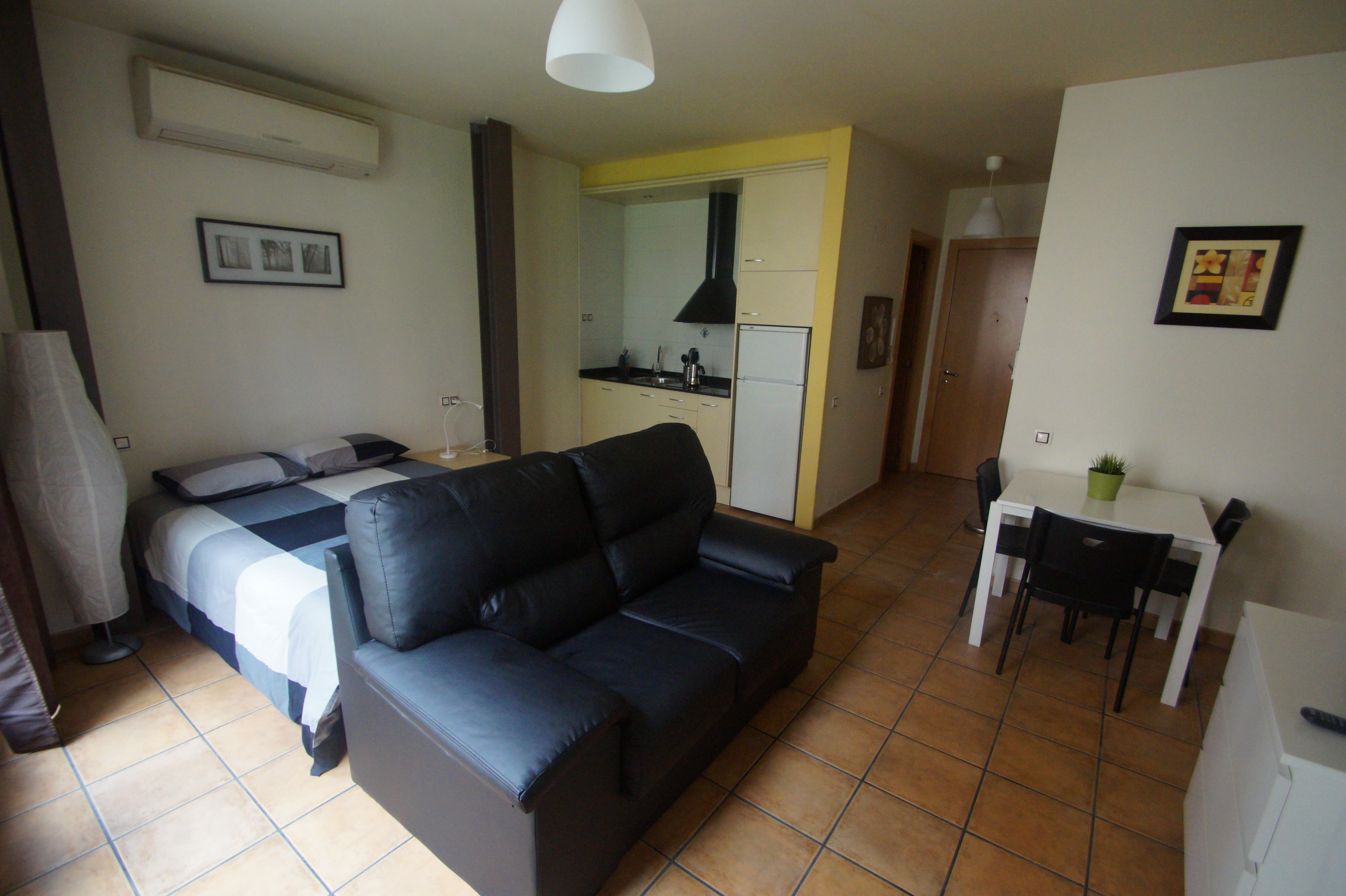 Urbi Manresa Apartments