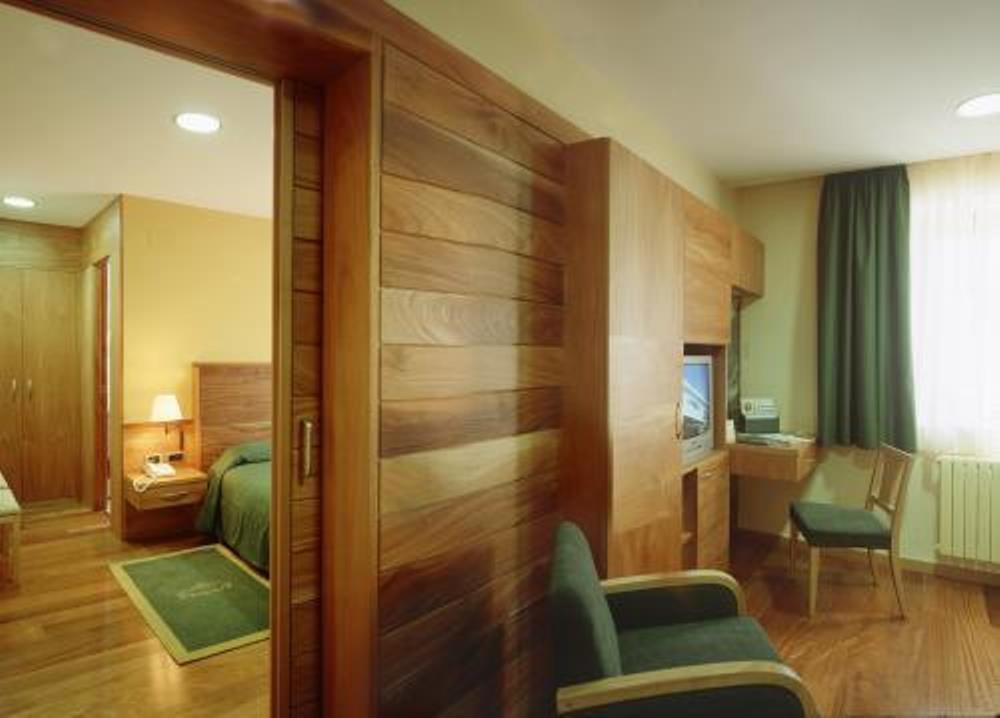 Hotel & Apartaments Vall de Núria