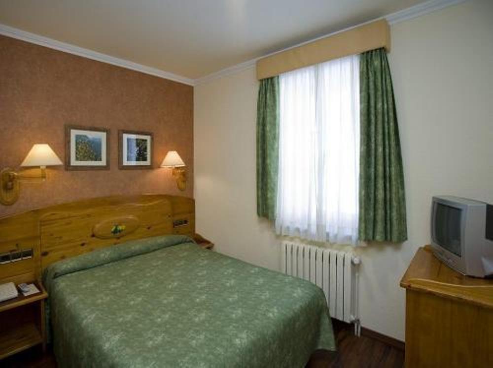 Hotel & Apartaments Vall de Núria