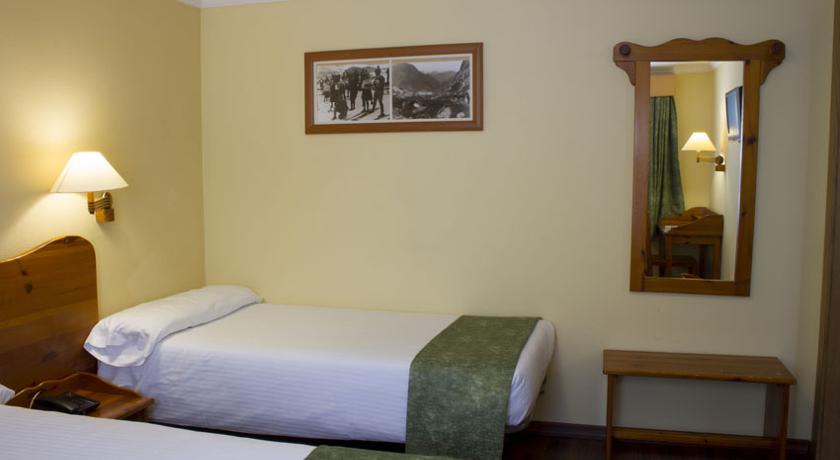 Hotel & Apartaments Vall de Núria