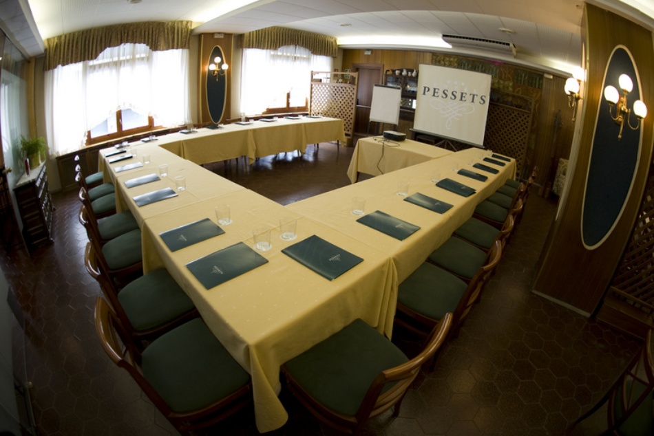 Apartamentos Hotel Pessets & Spa