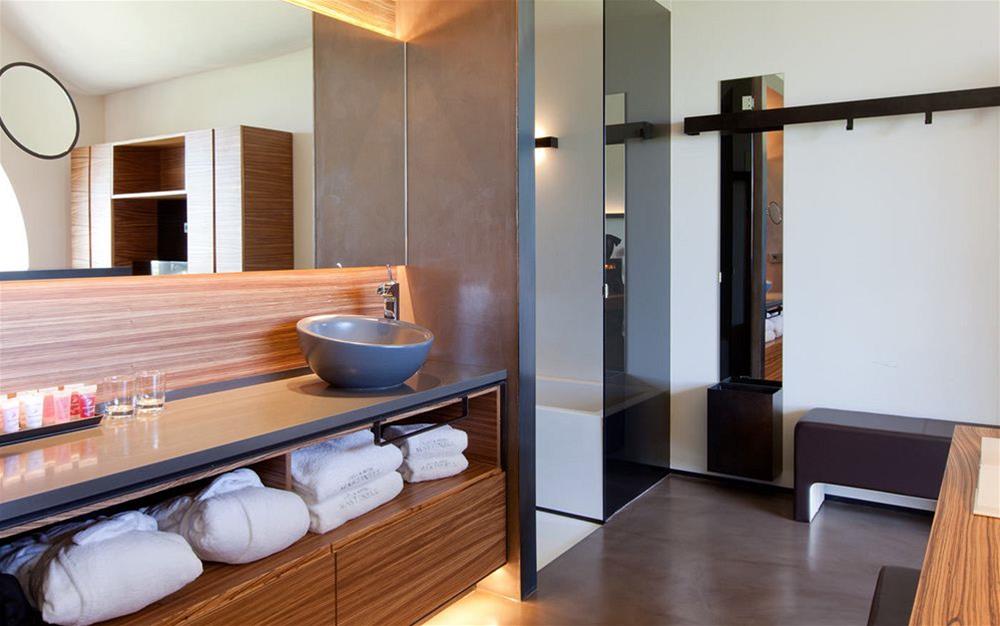 Cava & Hotel Mastinell