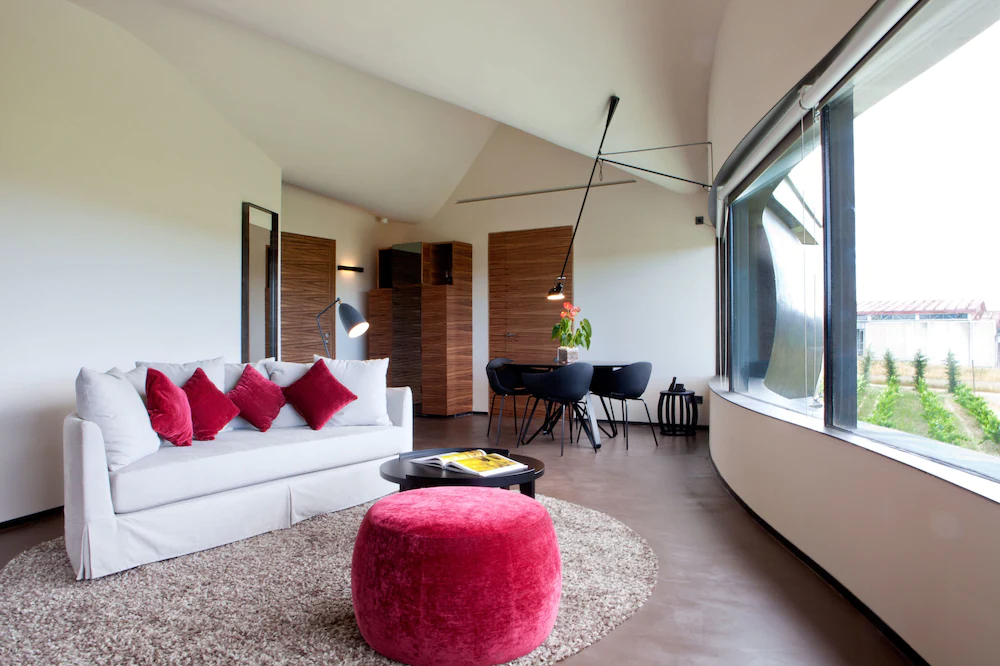 Cava & Hotel Mastinell