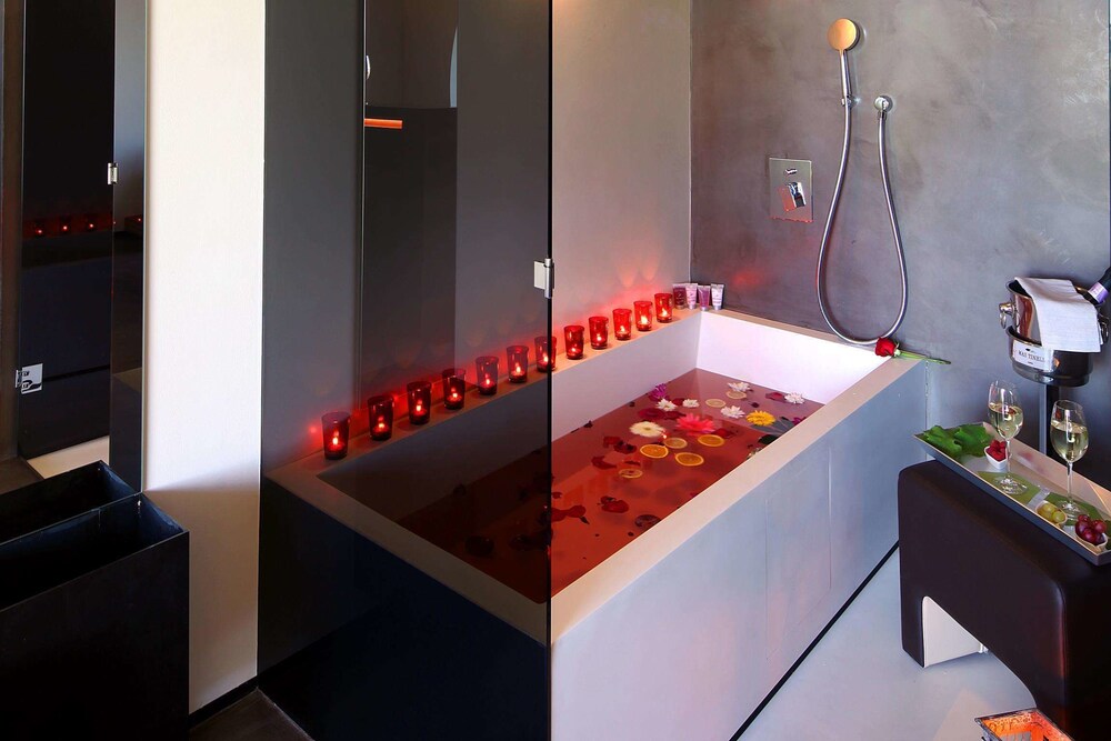 Cava & Hotel Mastinell