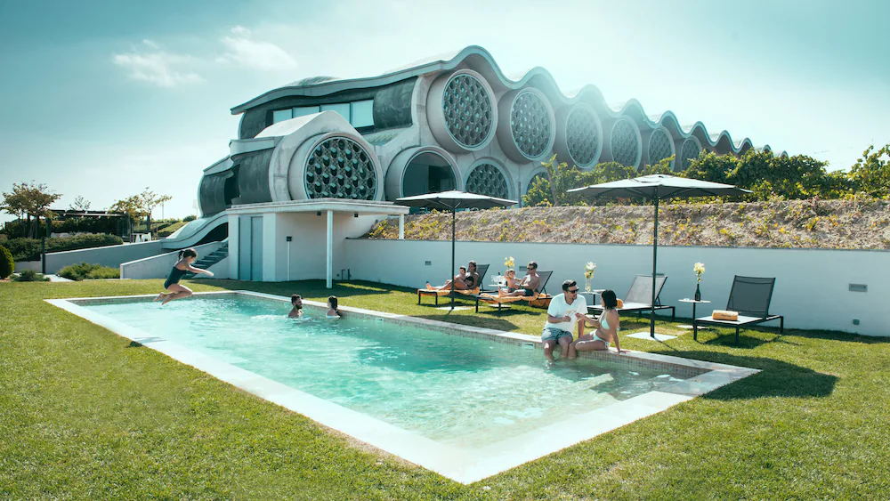 Cava & Hotel Mastinell