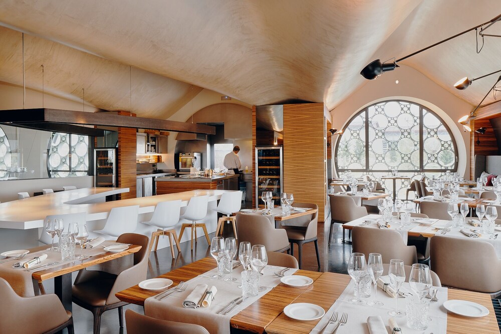 Cava & Hotel Mastinell