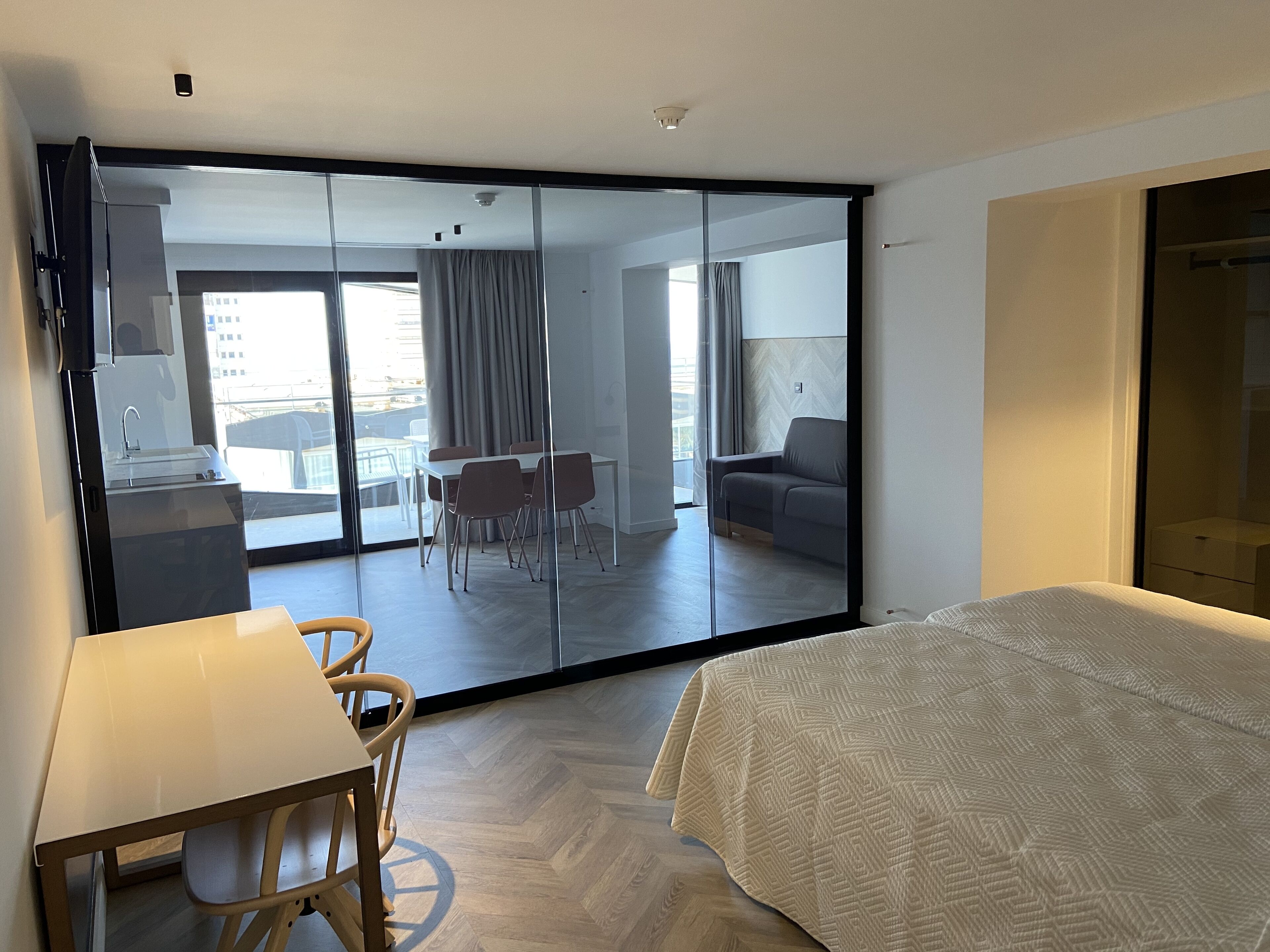 Belroy Hotel & Apartmentos