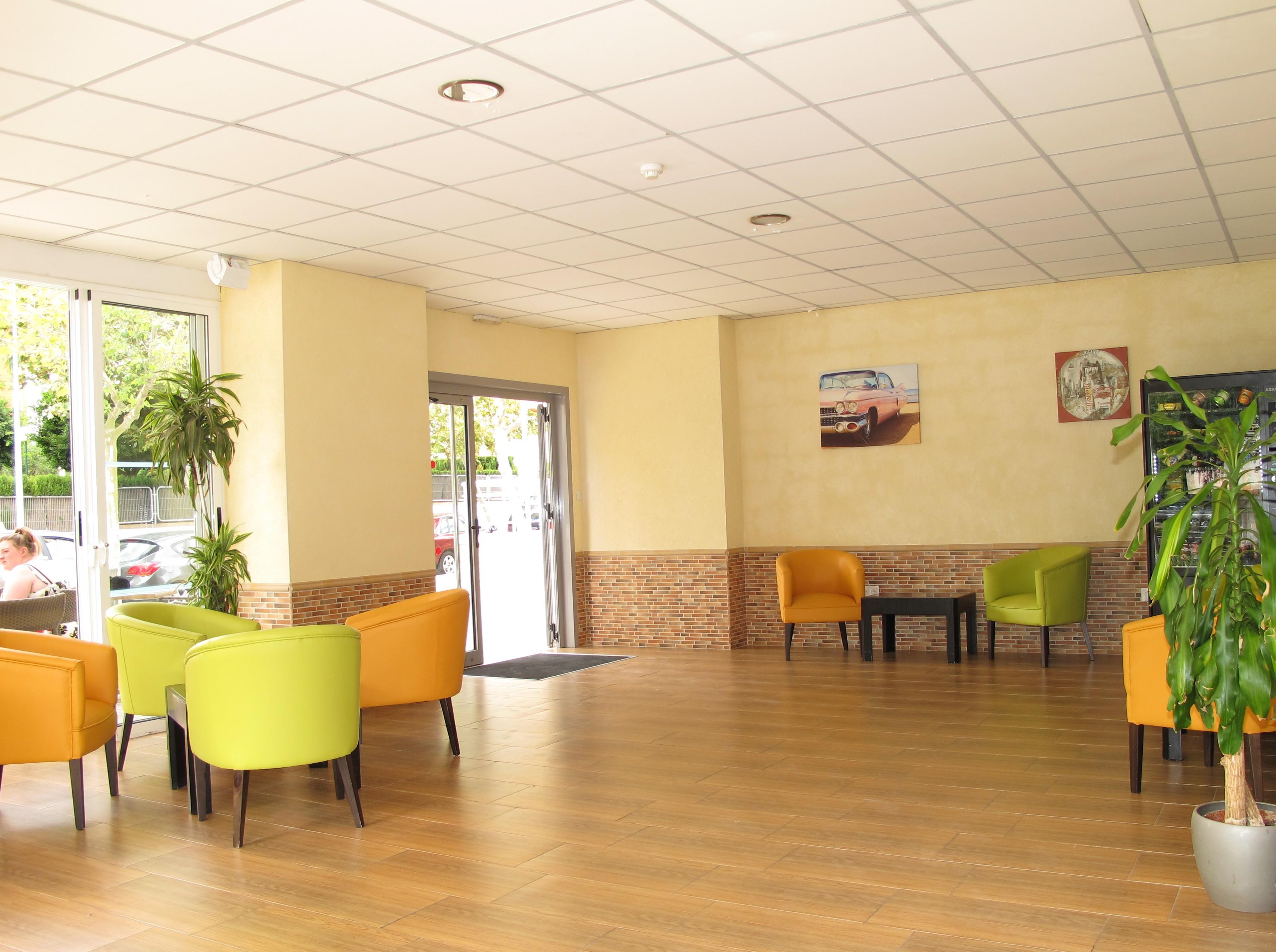 Vistamar Apartments