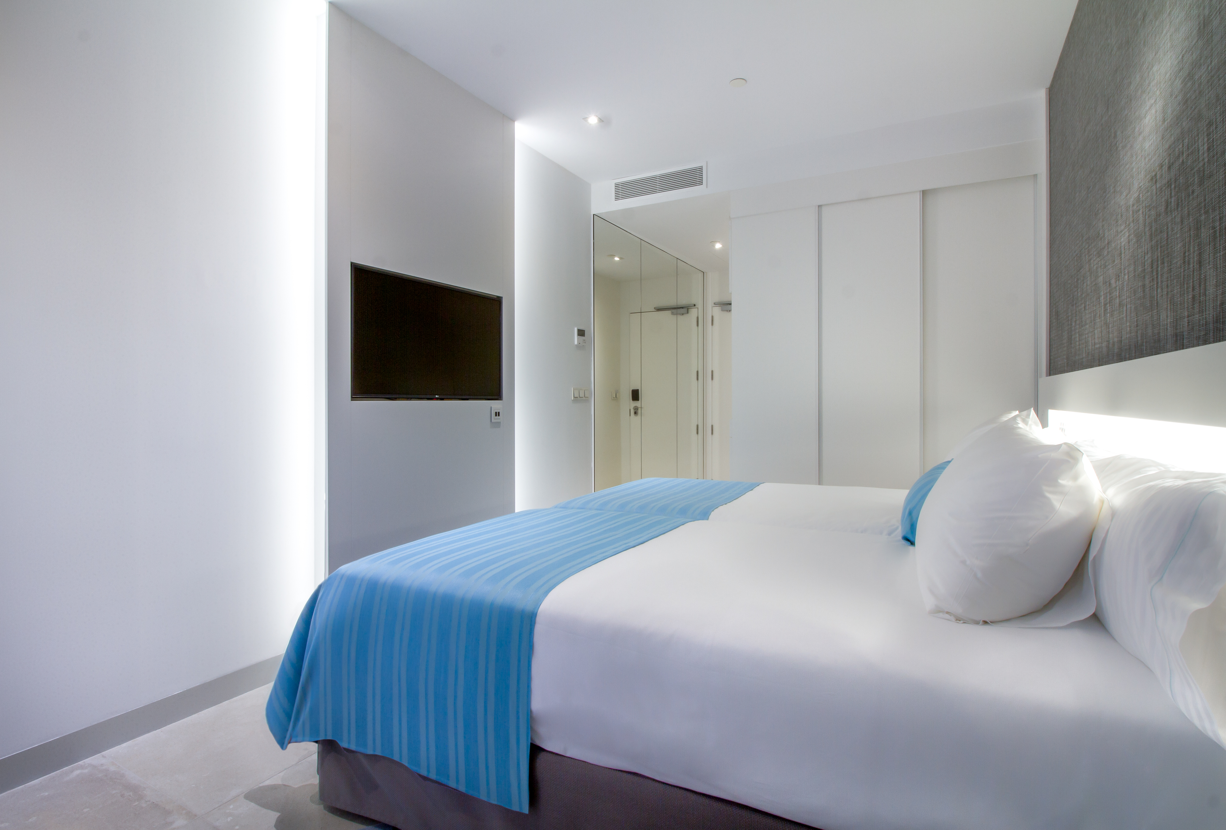 ESTIMAR Calpe Suitopia 3 & Three