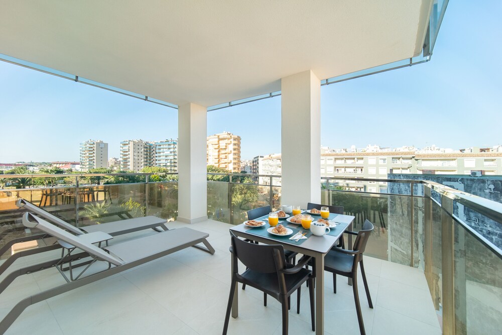 Ahoy Apartments