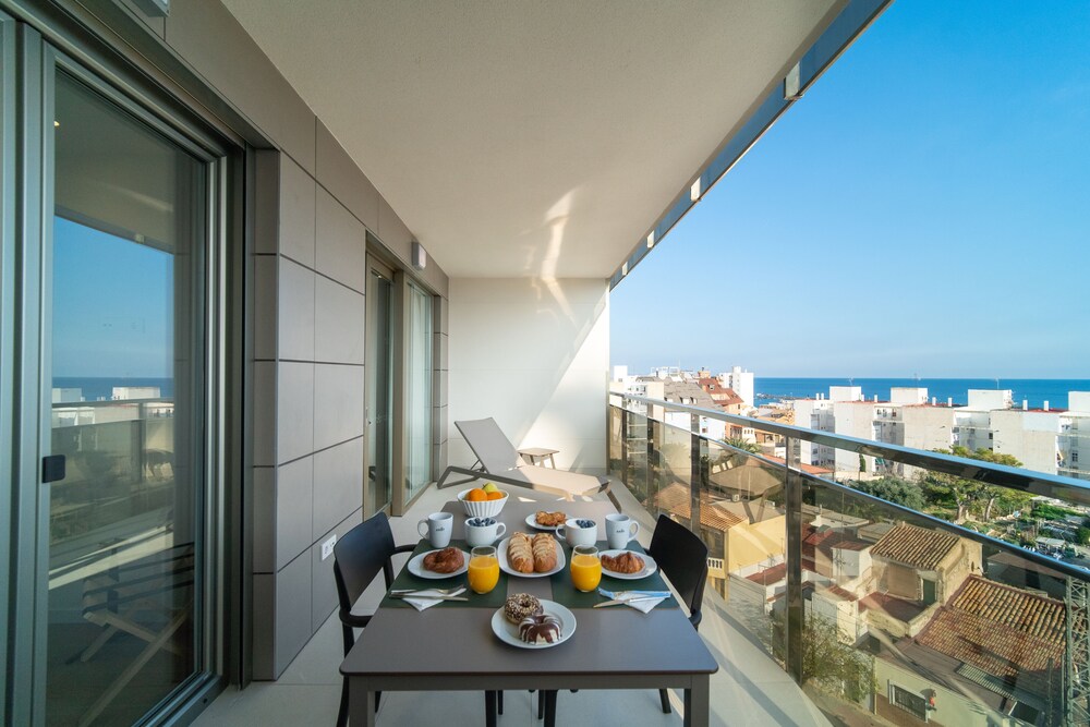 Ahoy Apartments