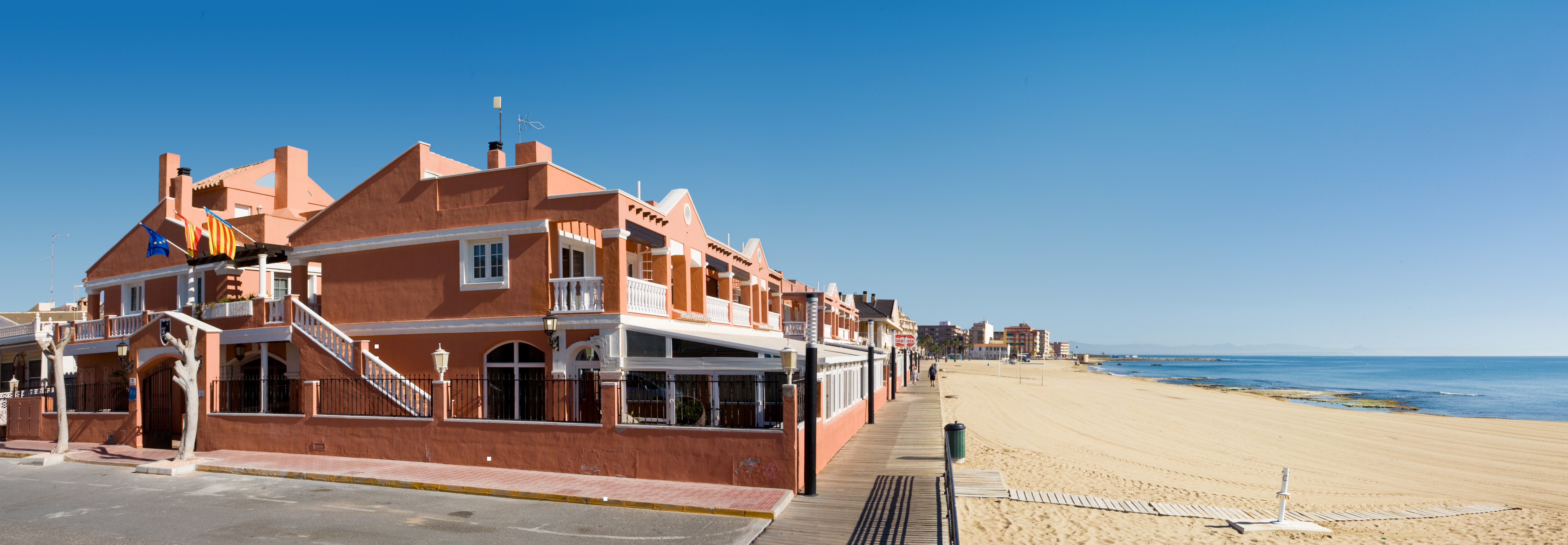 Lloyds Beach Club