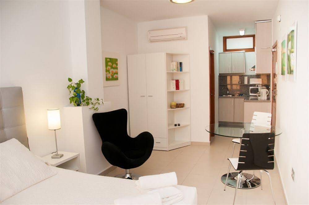 Happyvila Apartments