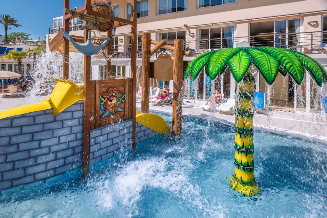Hotel Oasis Park