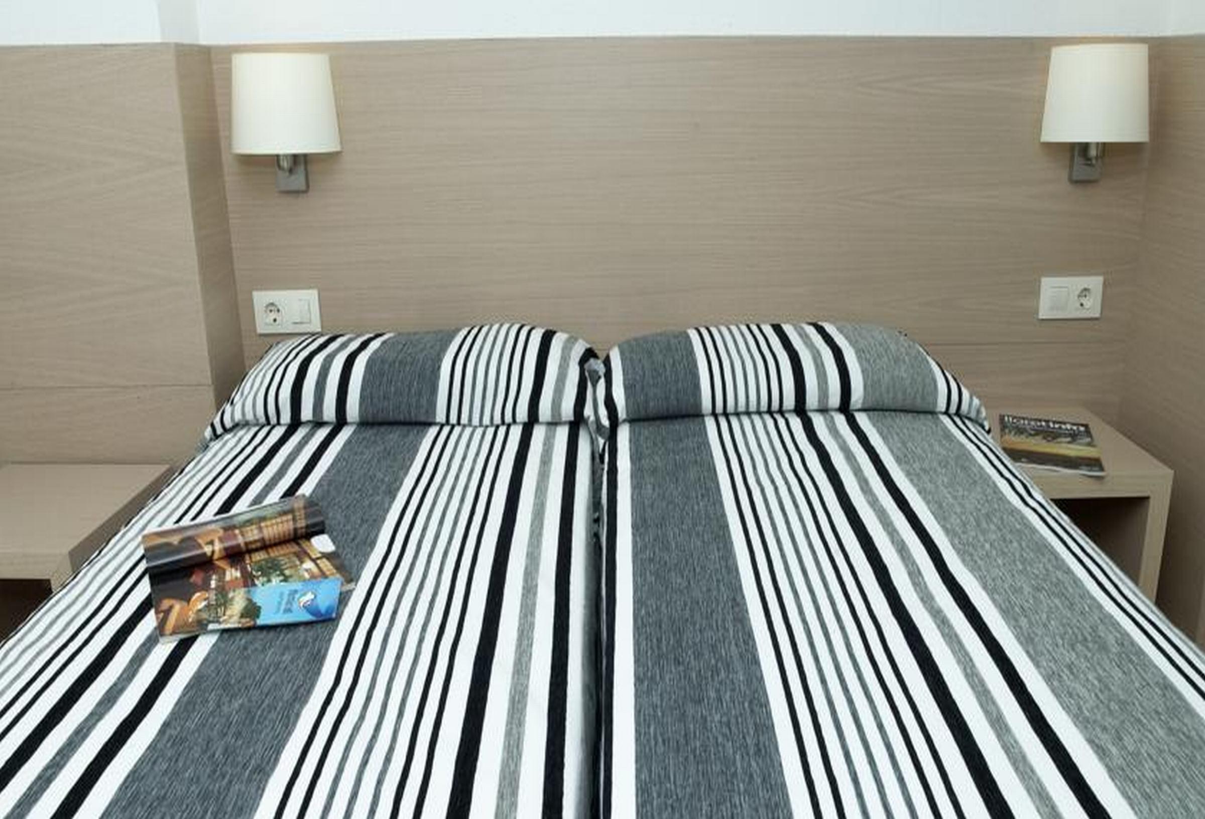 Almirall Apartaments