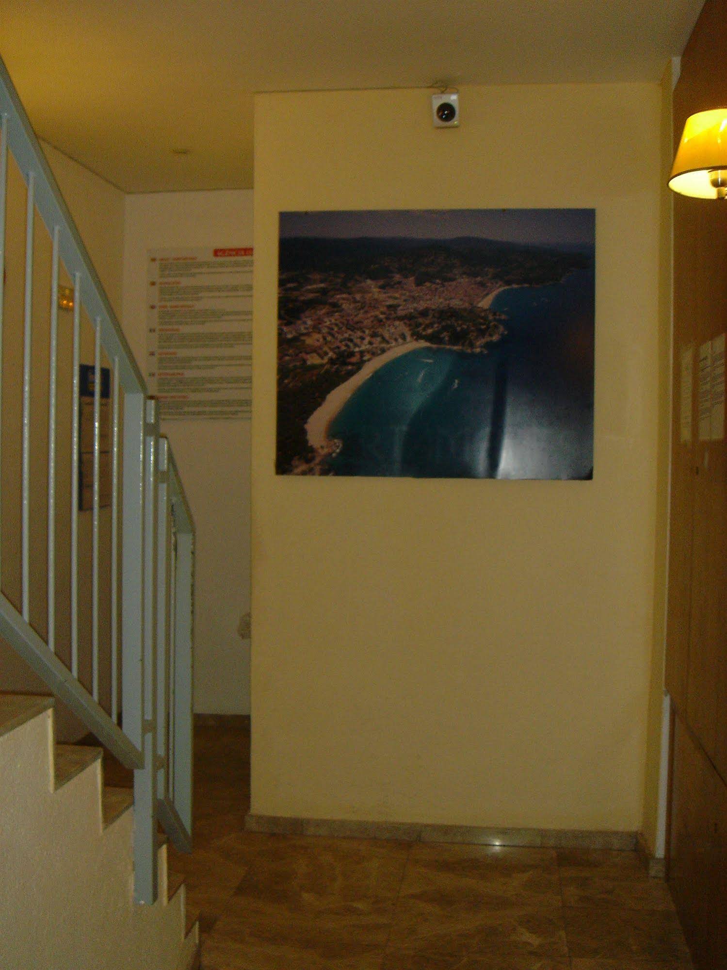 Apartamentos Blanco y Negro