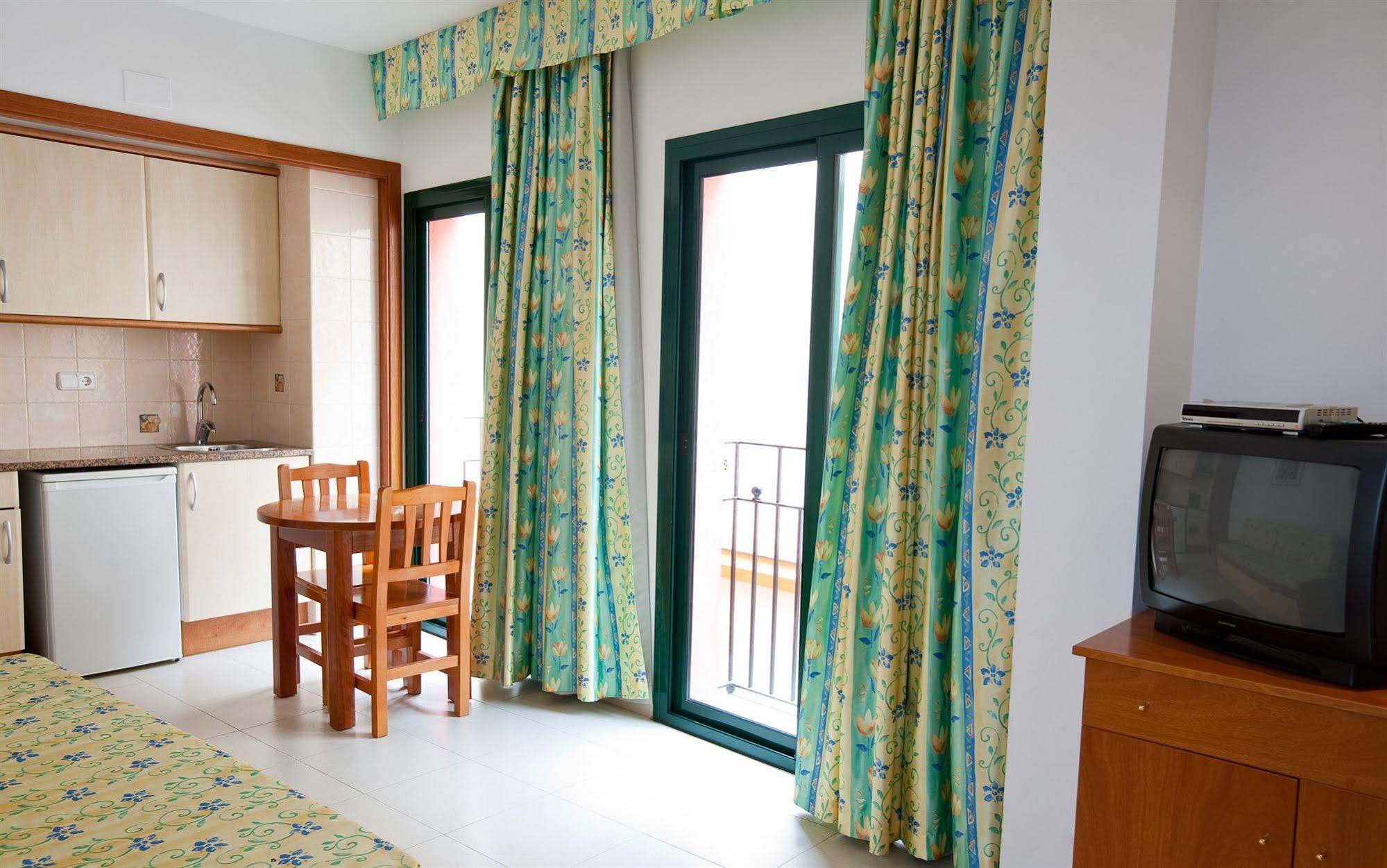 Apartamentos Royal
