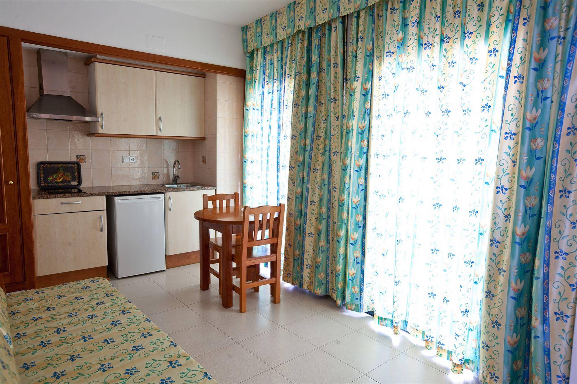 Apartamentos Royal