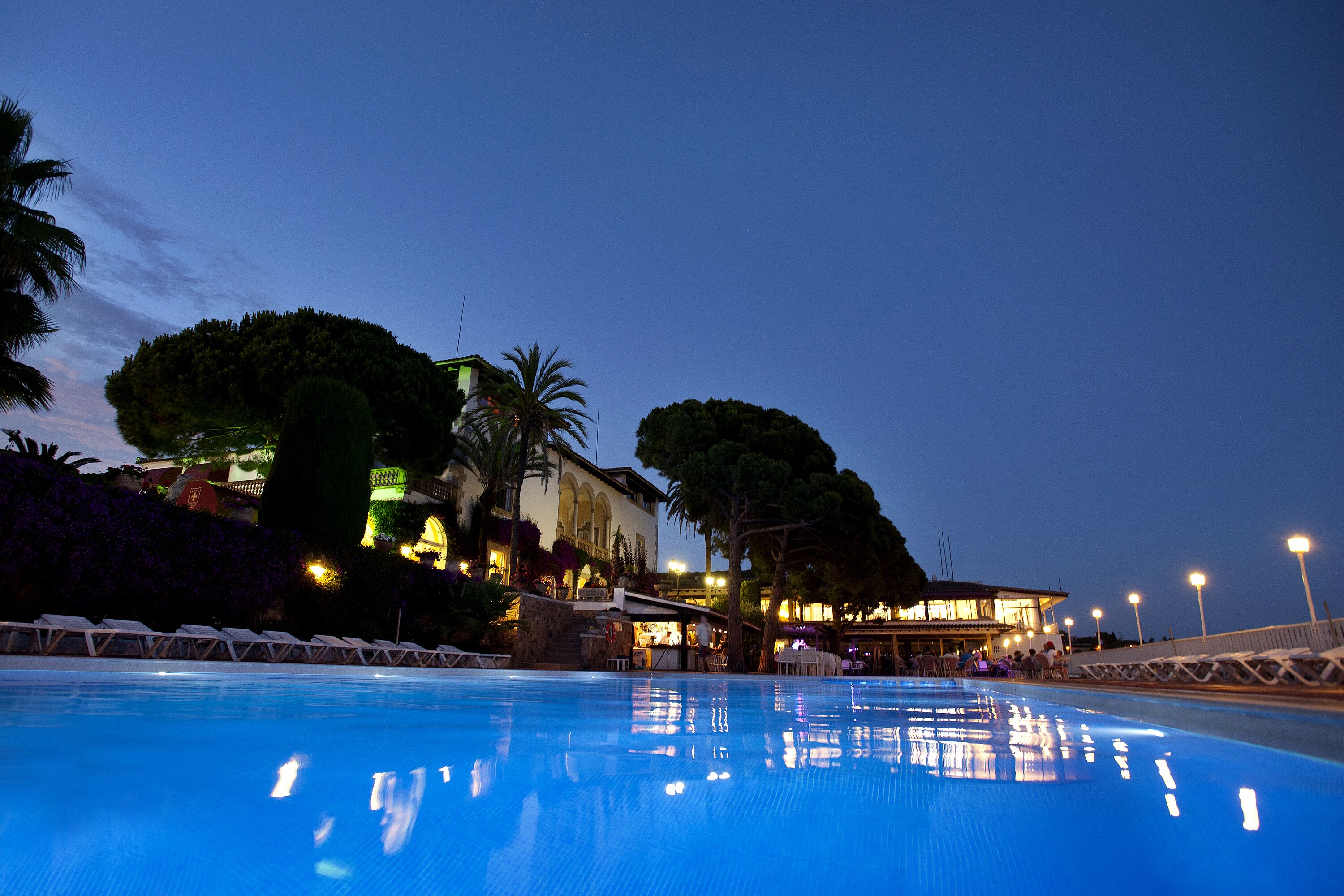 Hotel Roger De Flor By Seleqtta