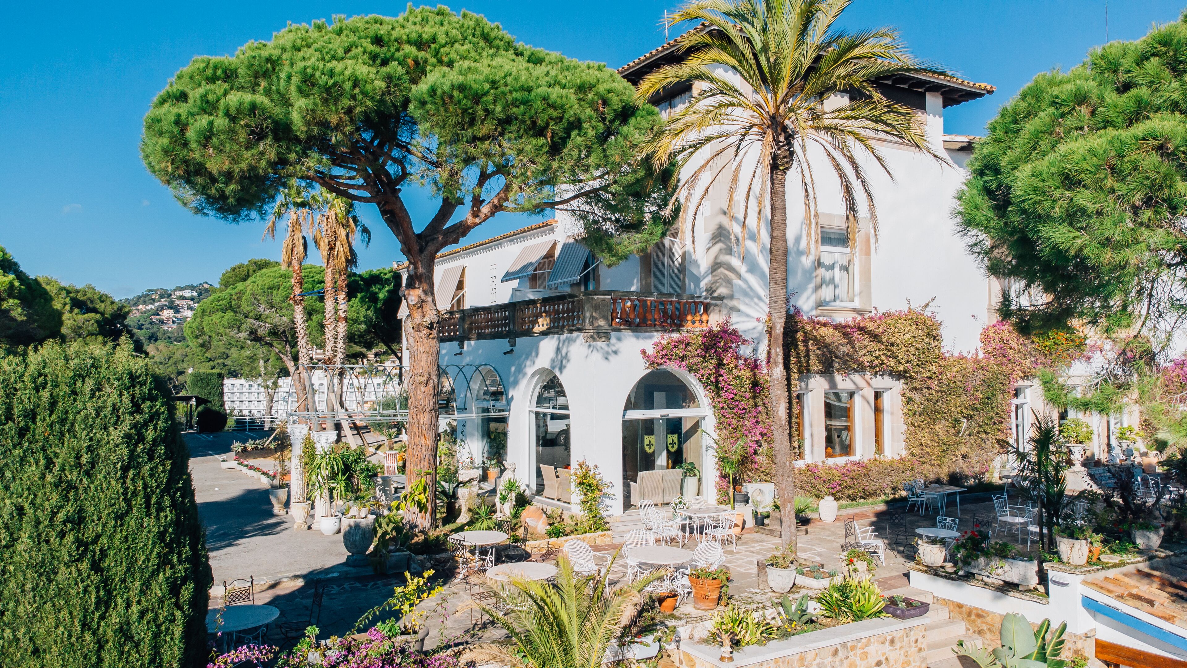 Hotel Roger De Flor By Seleqtta