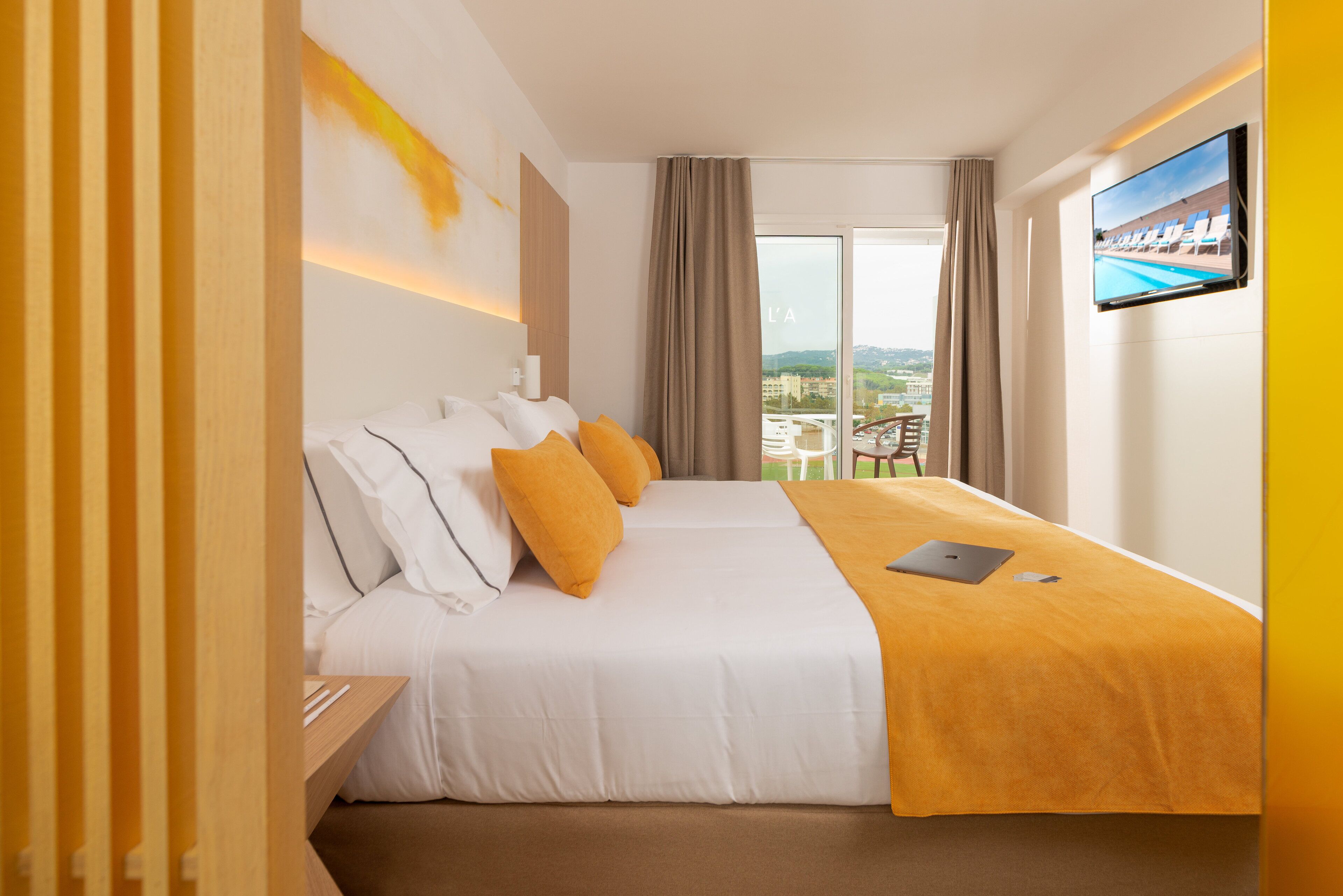 L'Azure Hotel