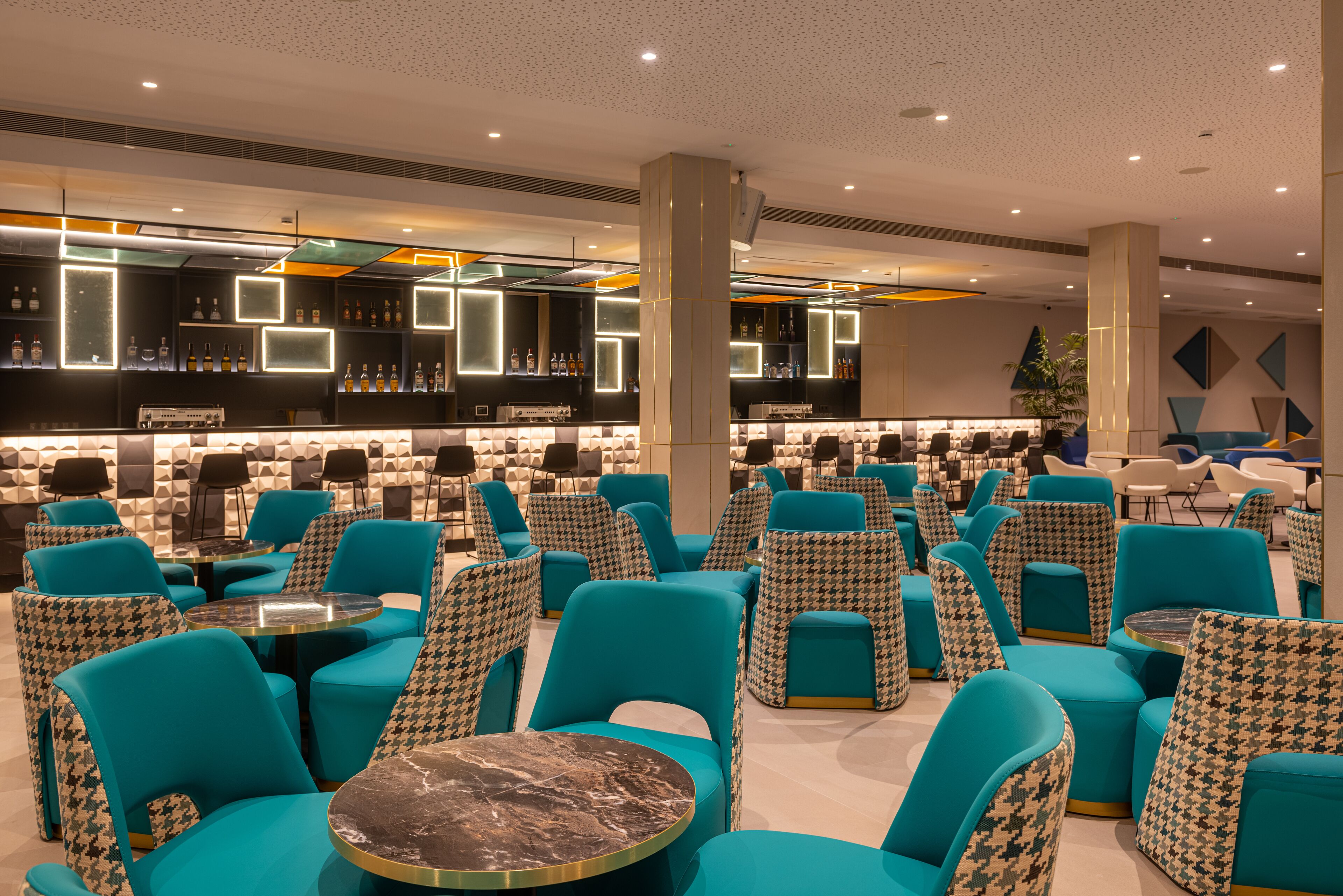 L'Azure Hotel
