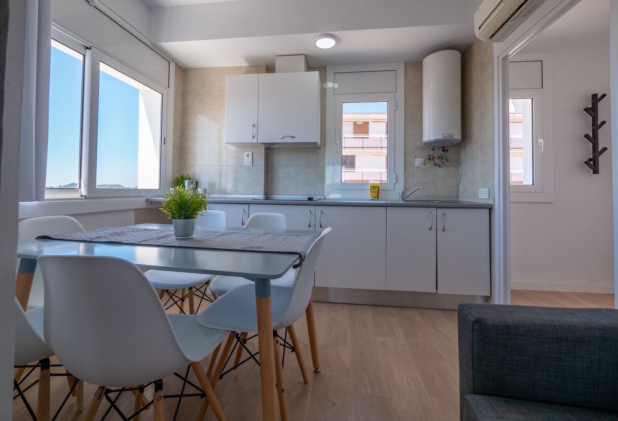 AR Melrose Place Apartments