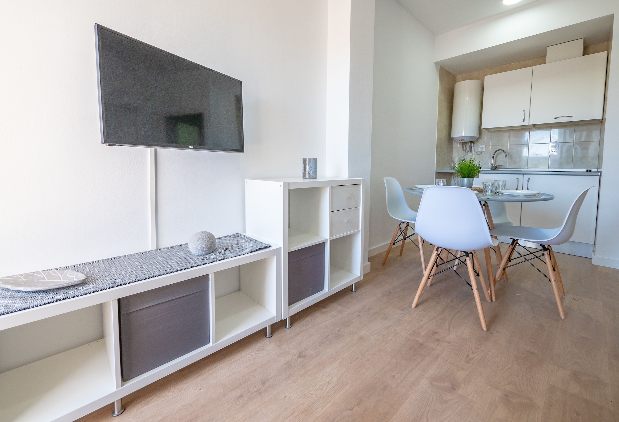 AR Melrose Place Apartments