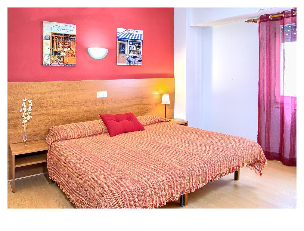 Hostal y Apartamento Molí de Mar