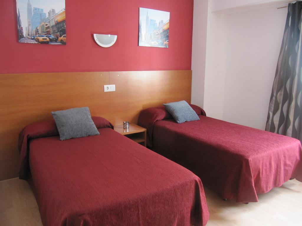 Hostal y Apartamento Molí de Mar