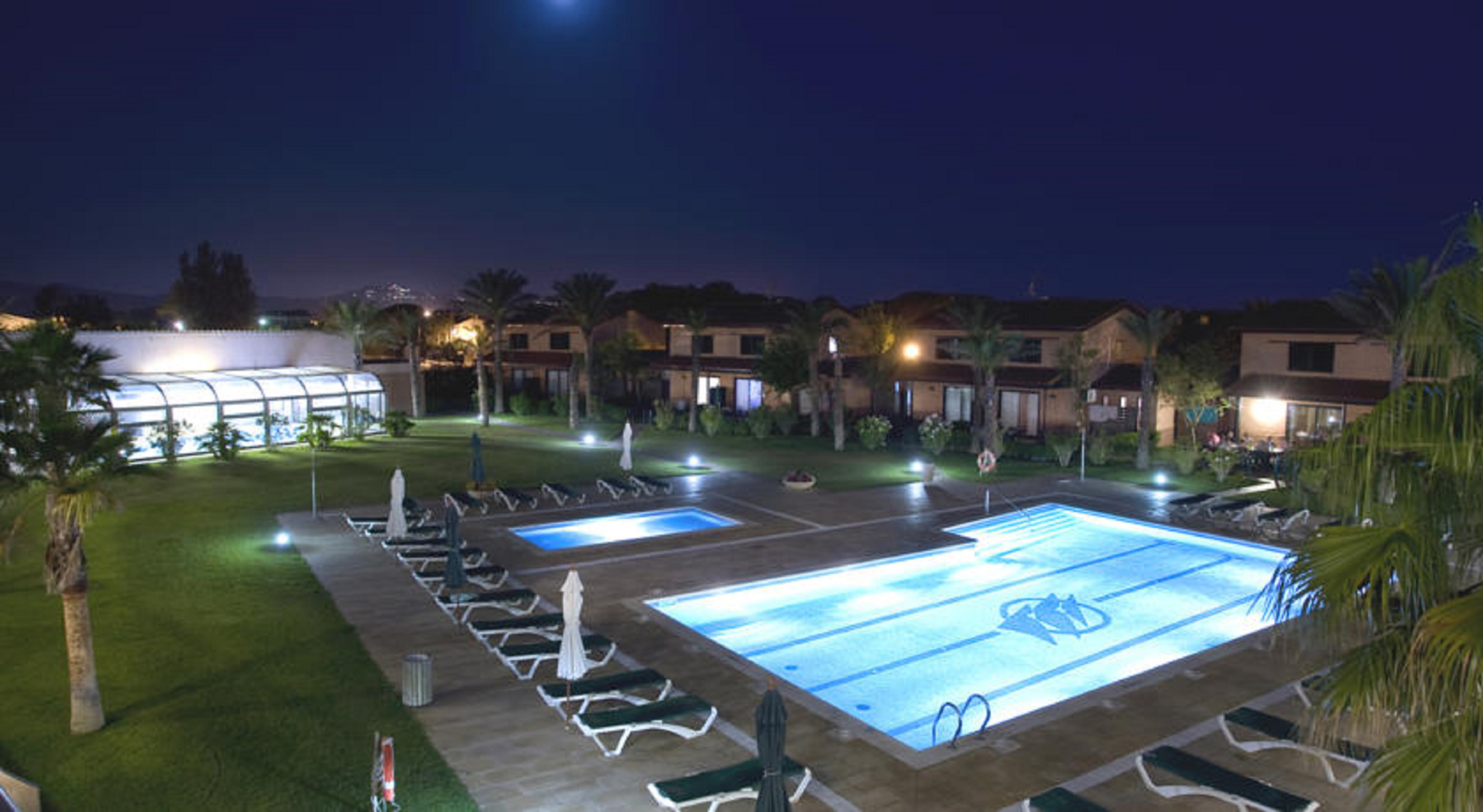 Clipper Hotel & Villas