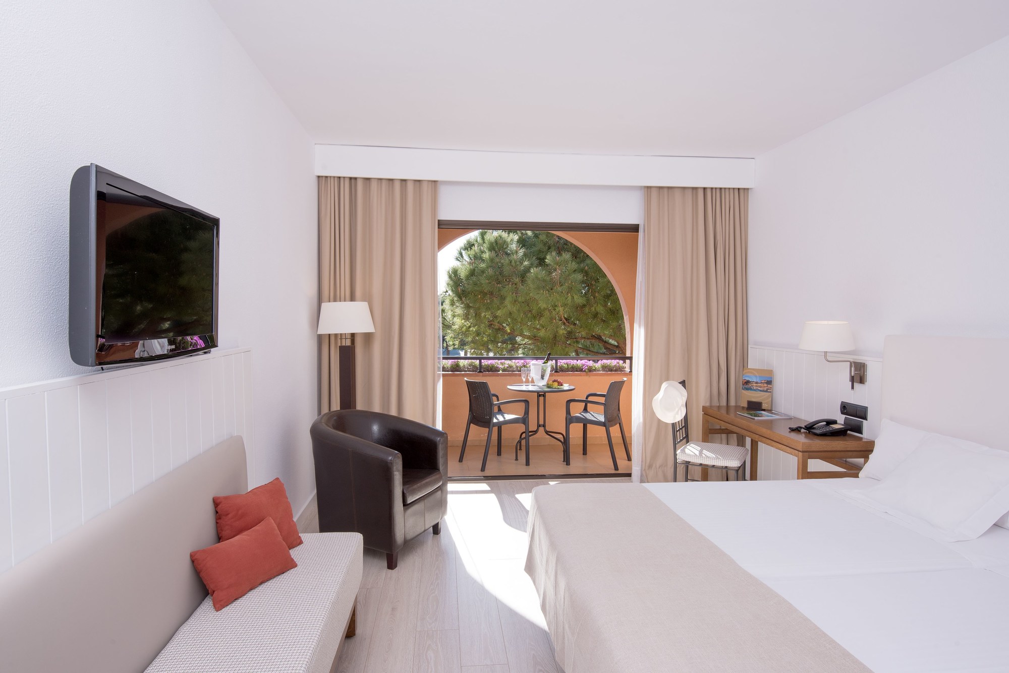La Costa Beach & Golf Resort