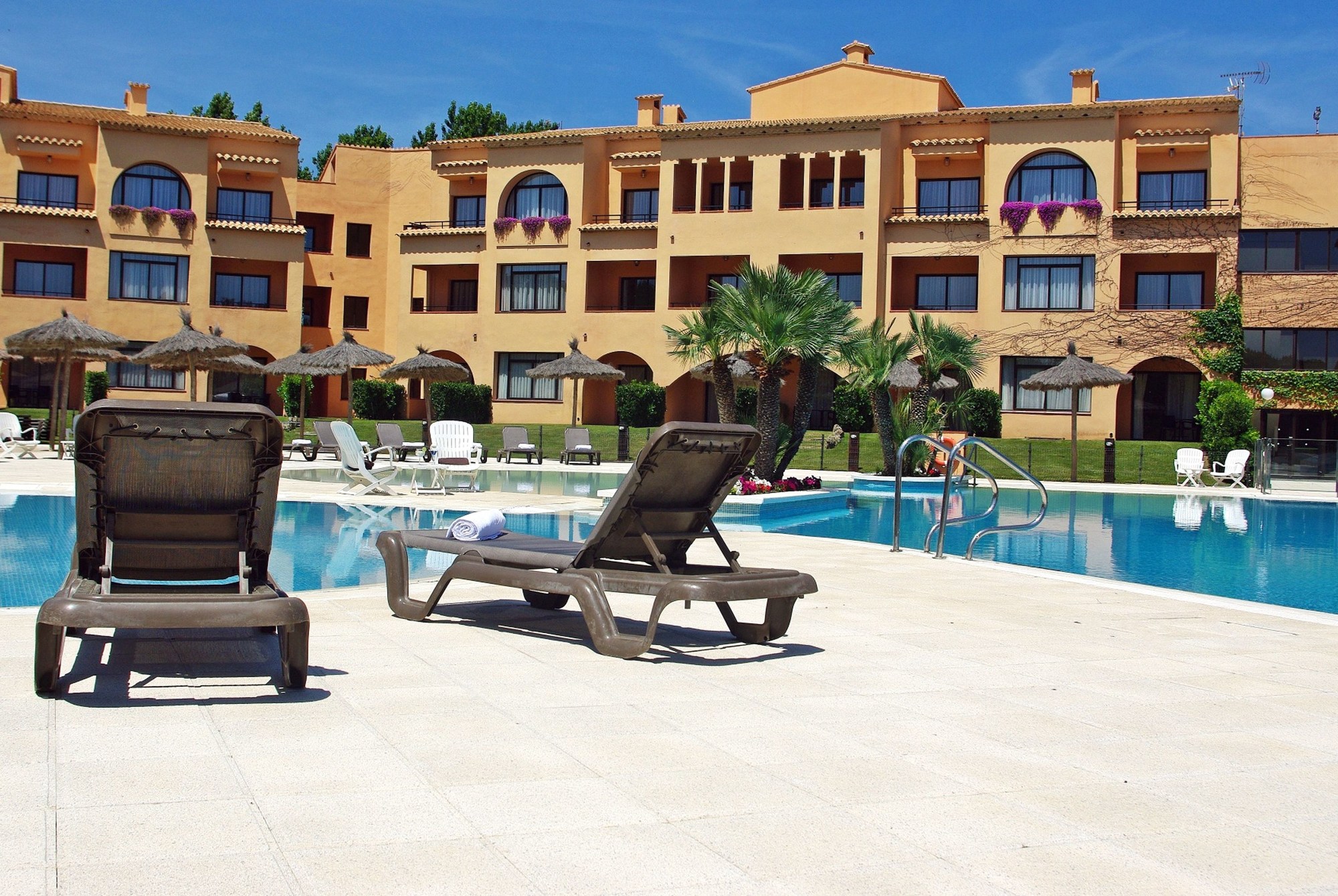 La Costa Beach & Golf Resort