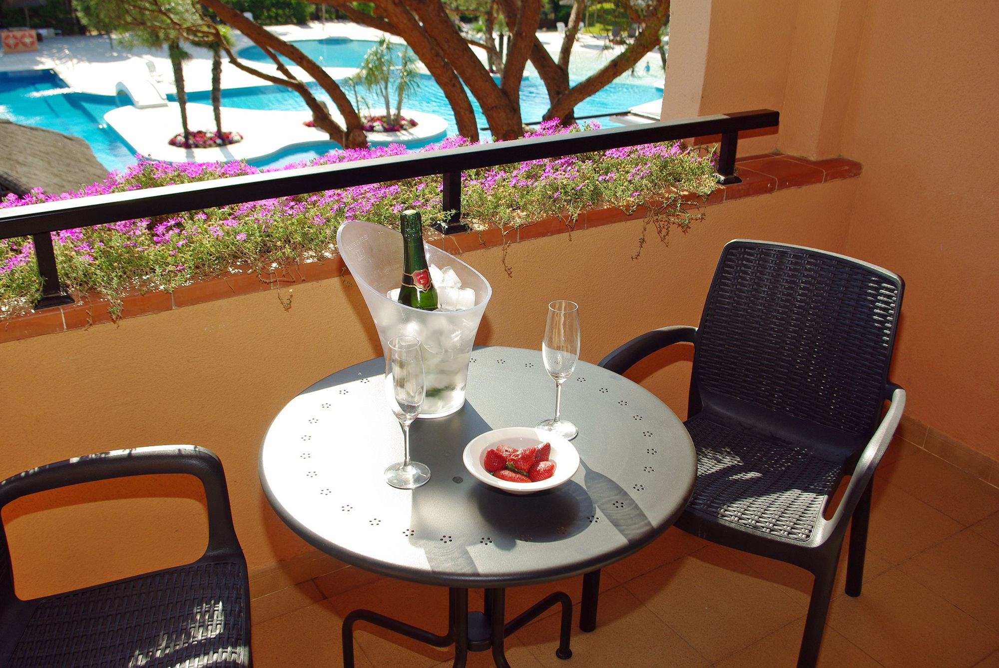 La Costa Beach & Golf Resort
