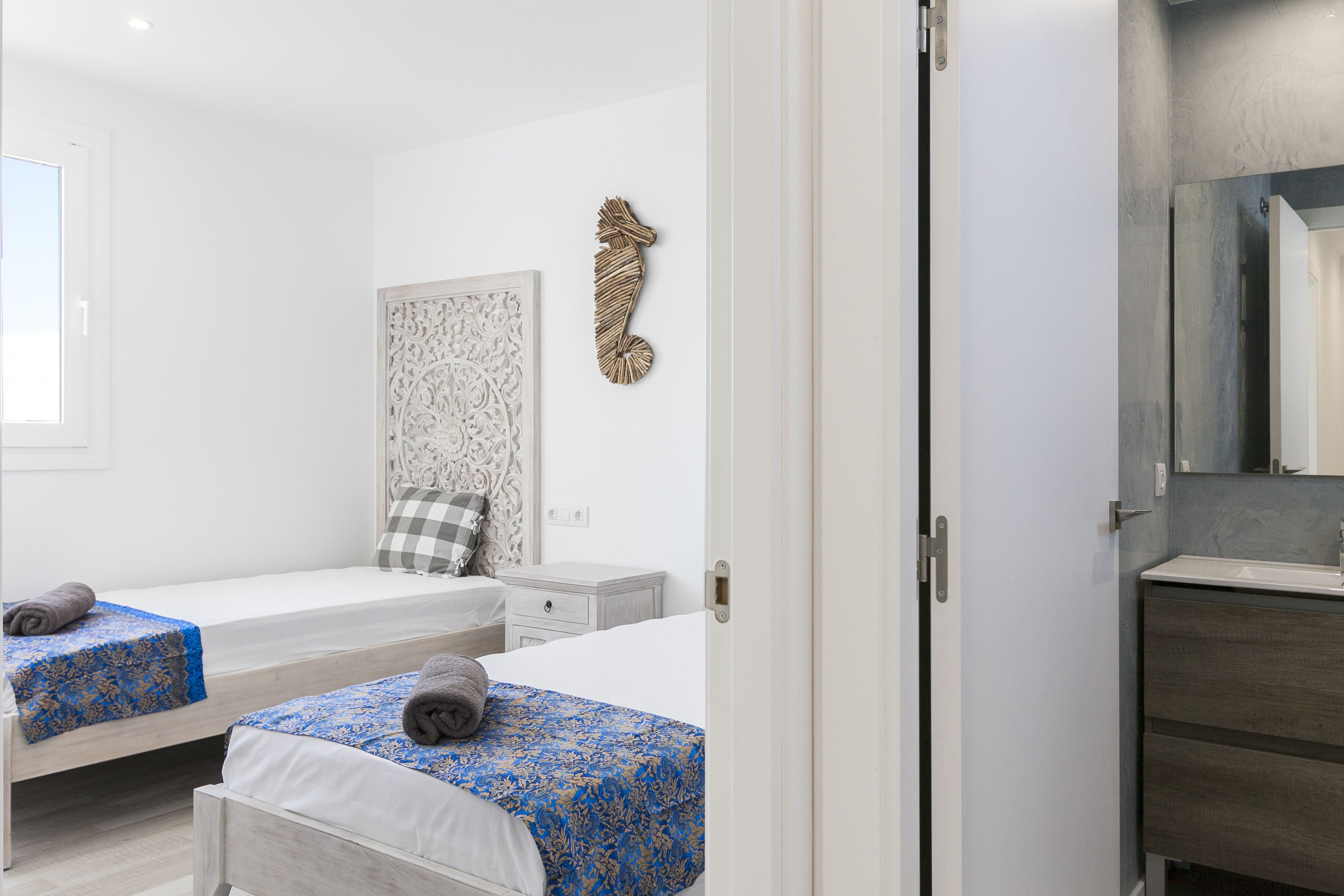 Vista Roses Mar - Villas Batik