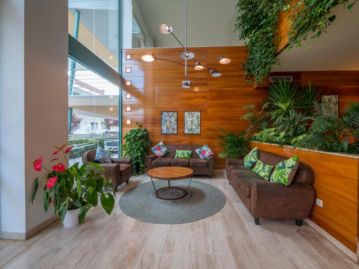 DWO Sirius by Checkin