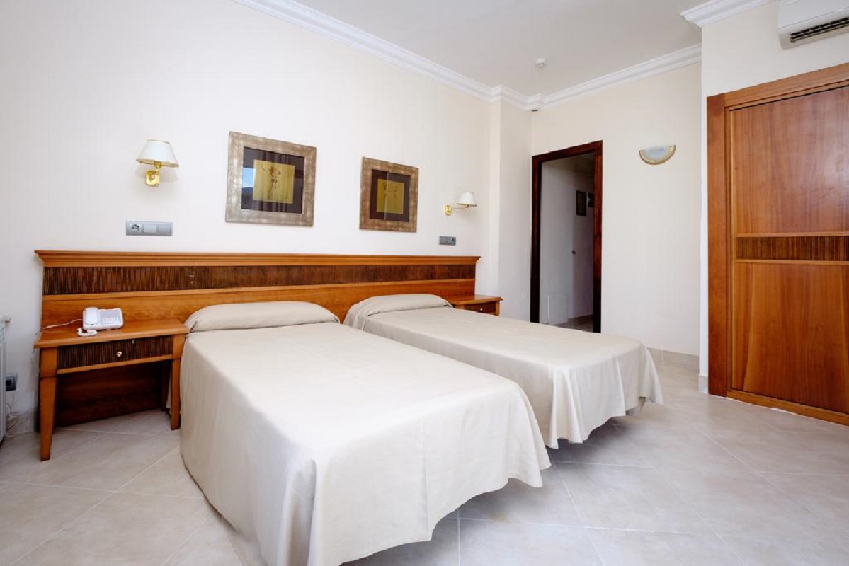 Hotel Montjoi by Brava Hoteles