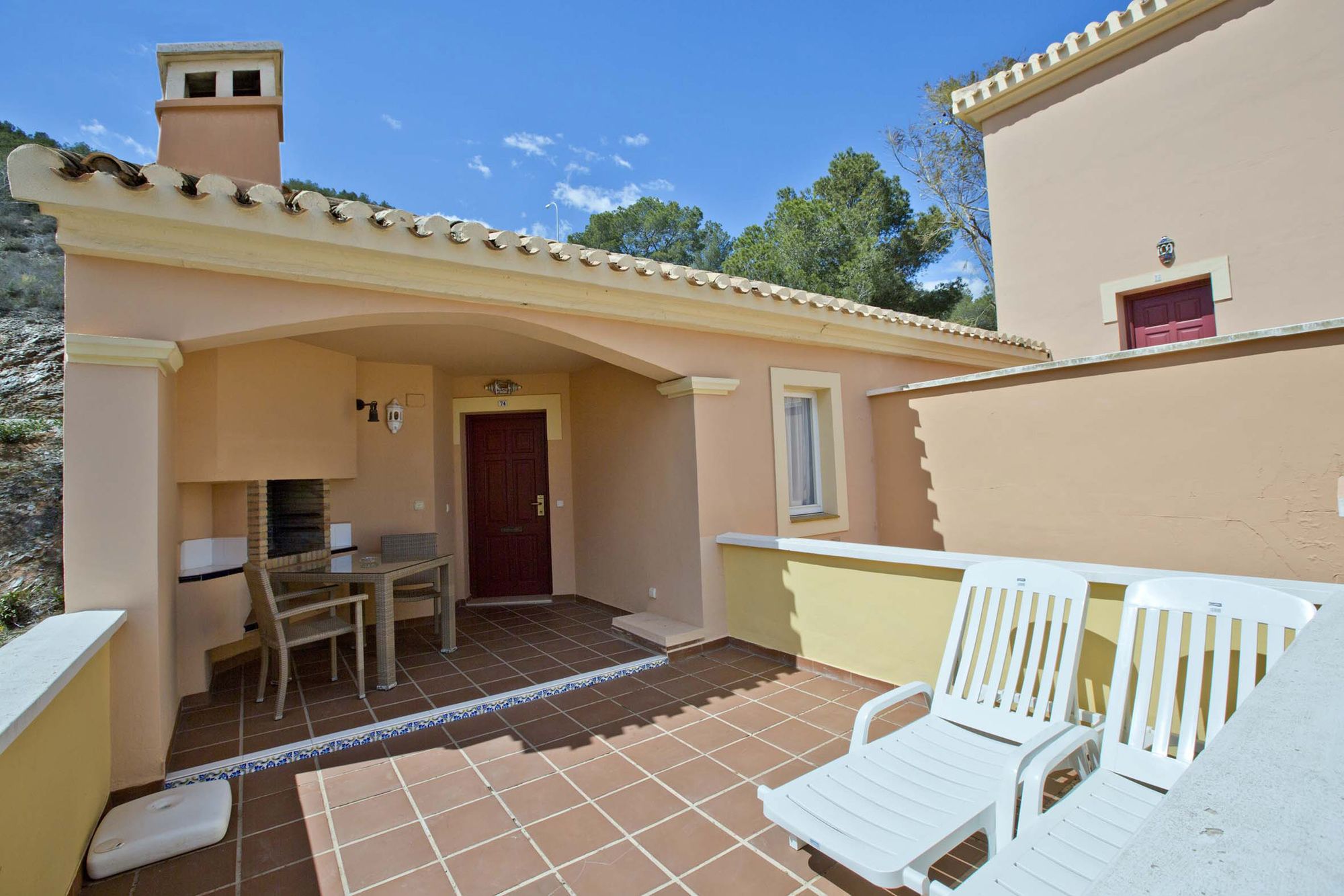 Ona Lomas Village