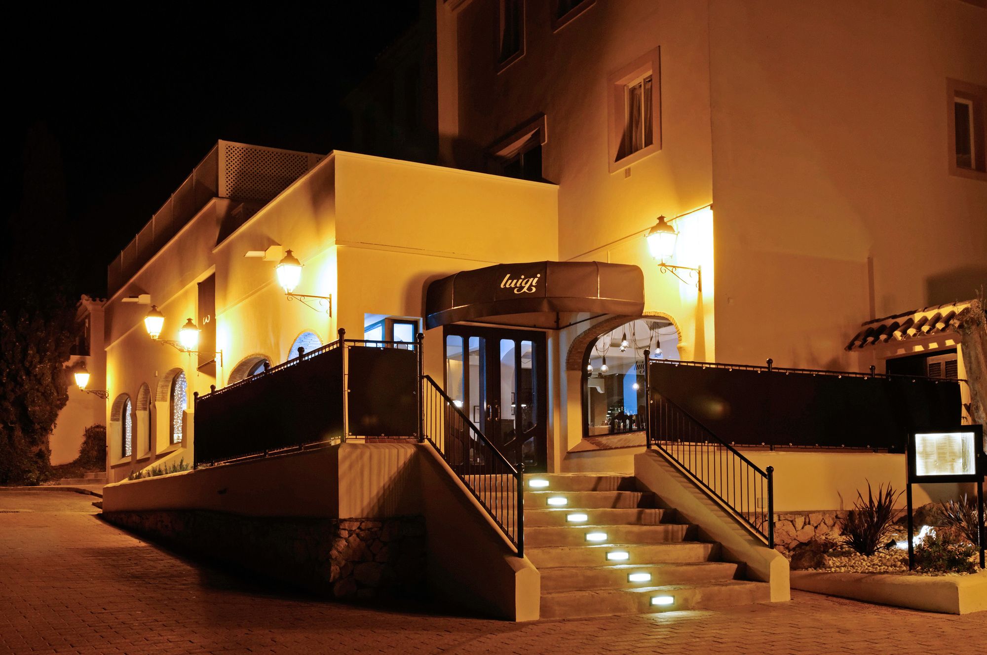 Ona Lomas Village