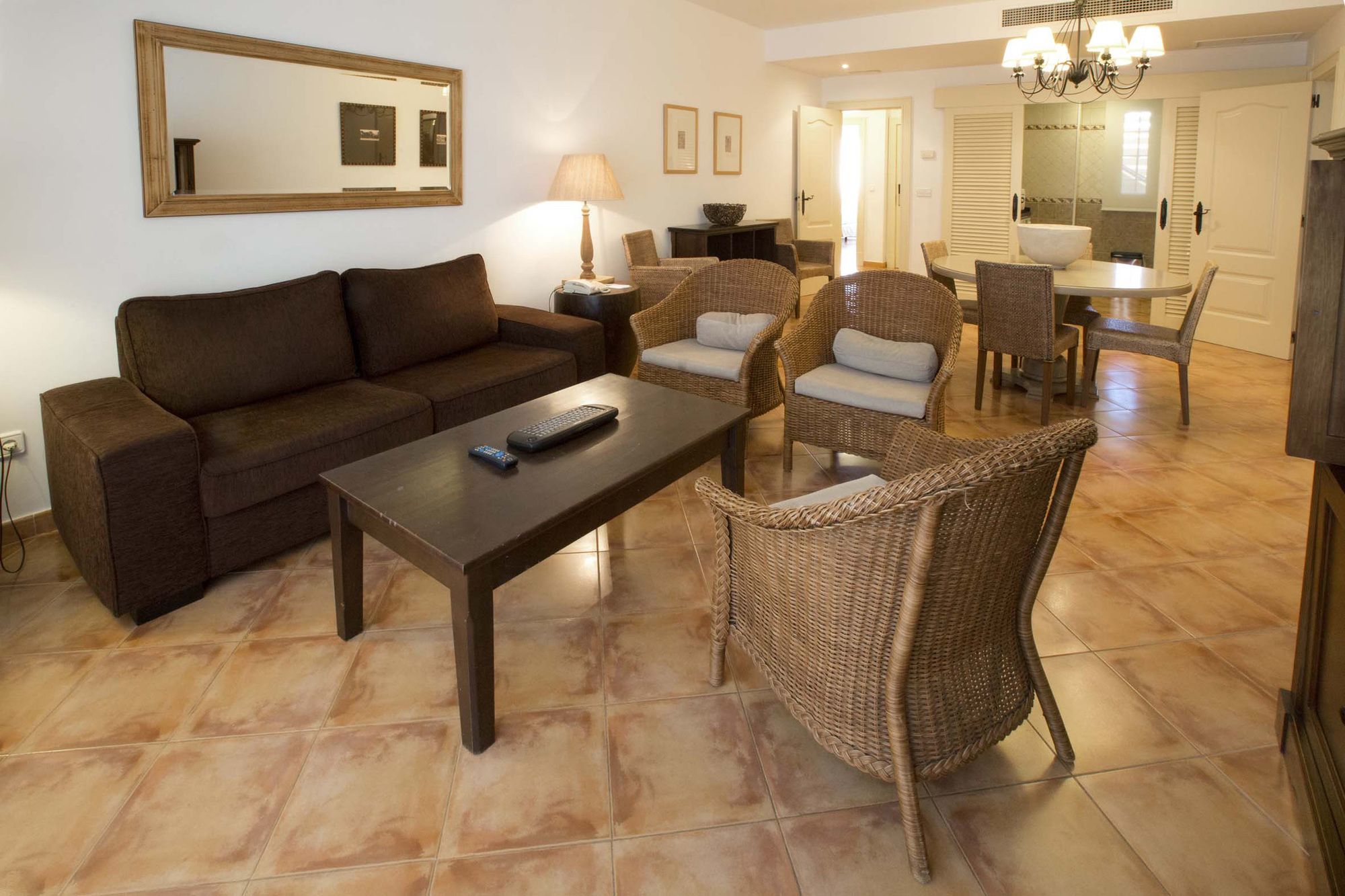 Ona Lomas Village