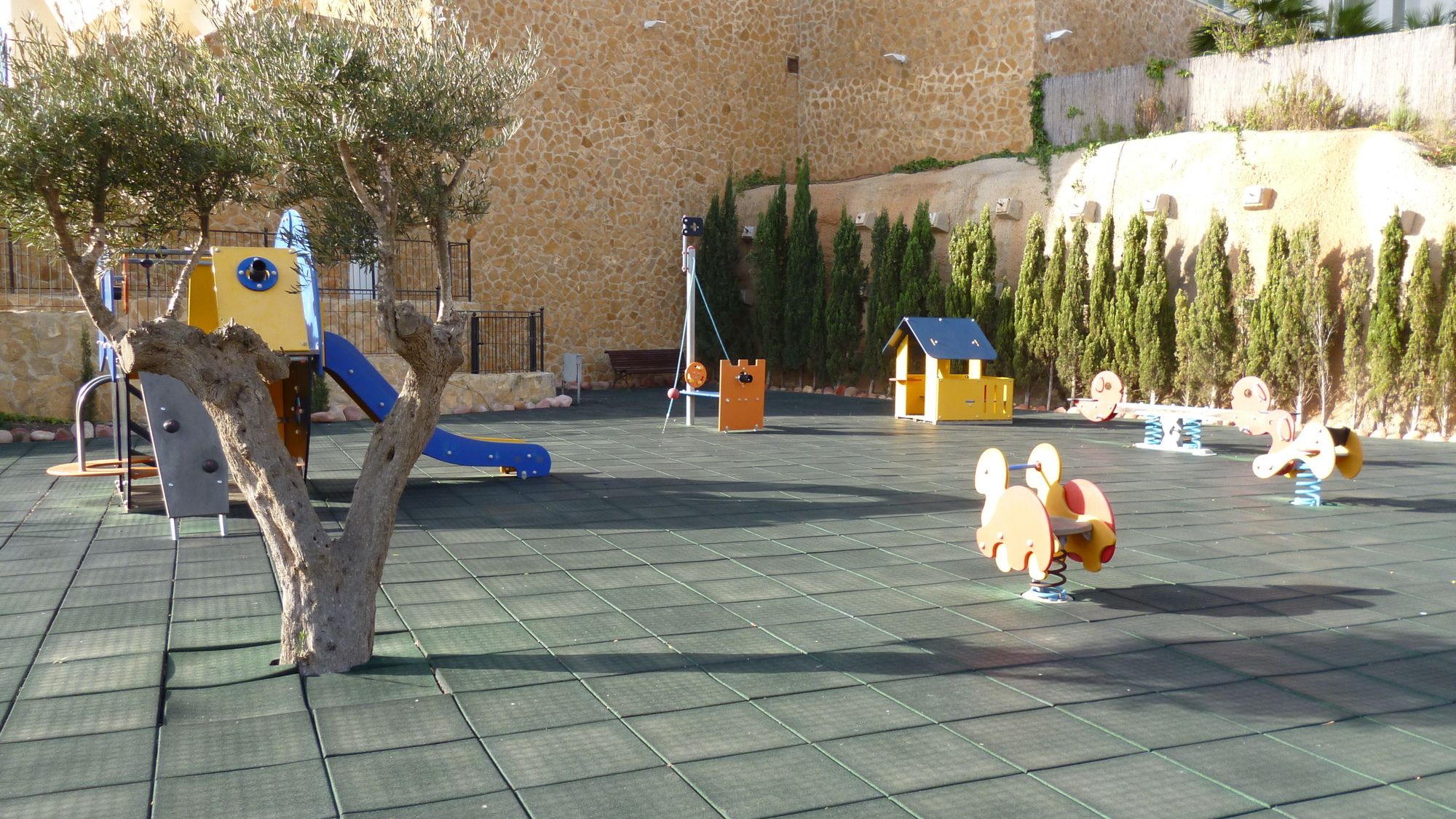Ona Lomas Village