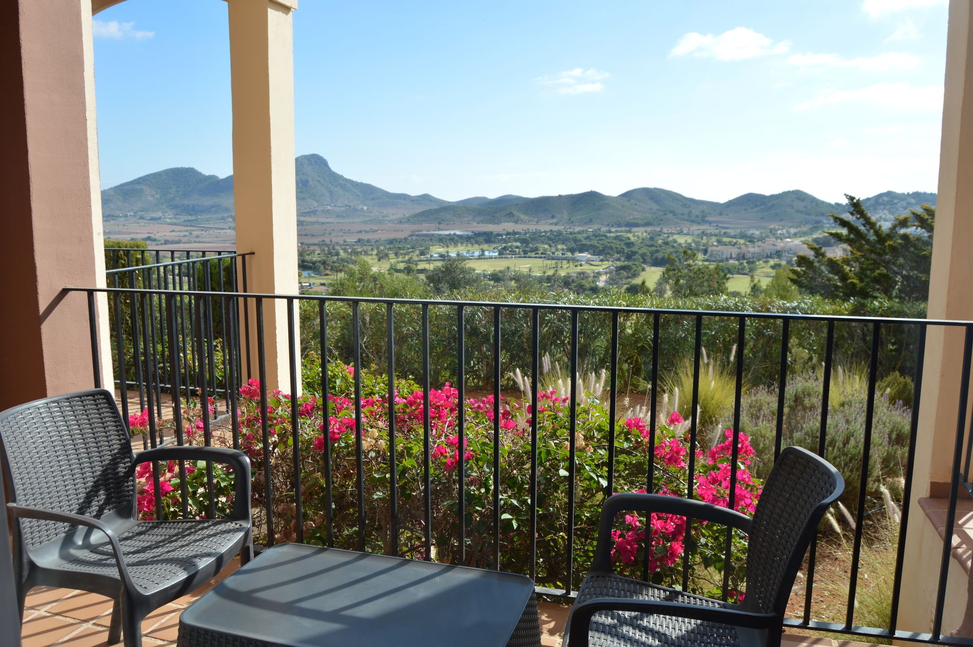 Ona Lomas Village