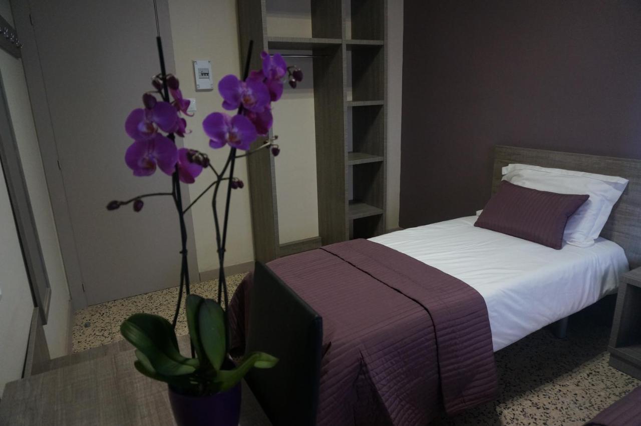 Hostal Fonda Montserrat