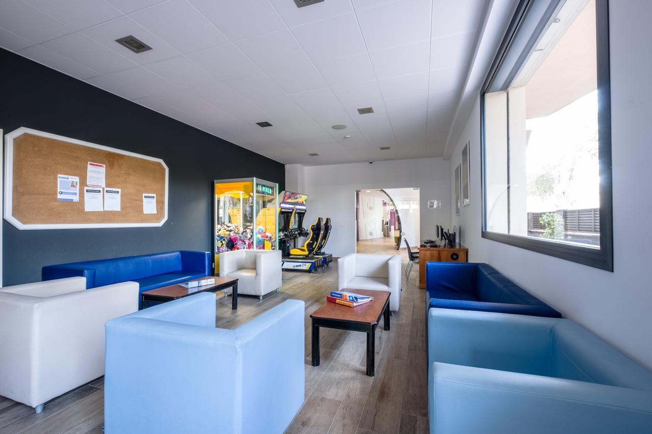Aparthotel California