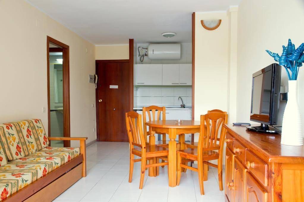 Arquus Salou by Rentalmar