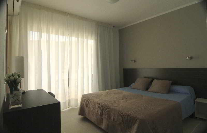 Hostal Tahiti