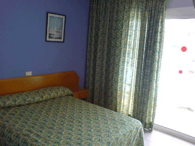 Hostal Tahiti