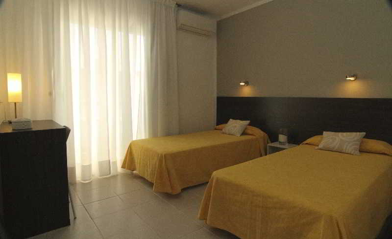 Hostal Tahiti